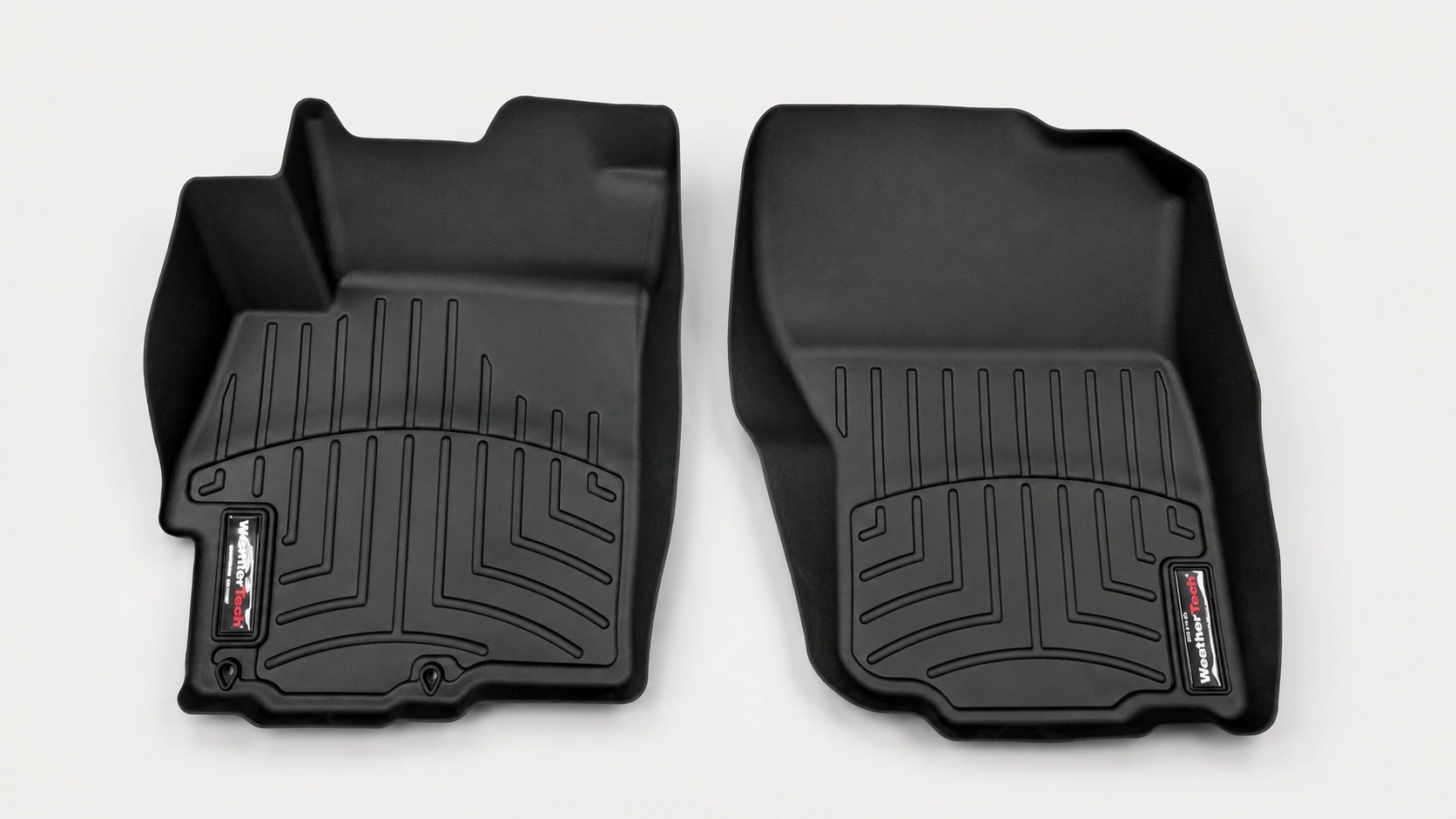 Esempio foto tappetini anteriori WeatherTech completi