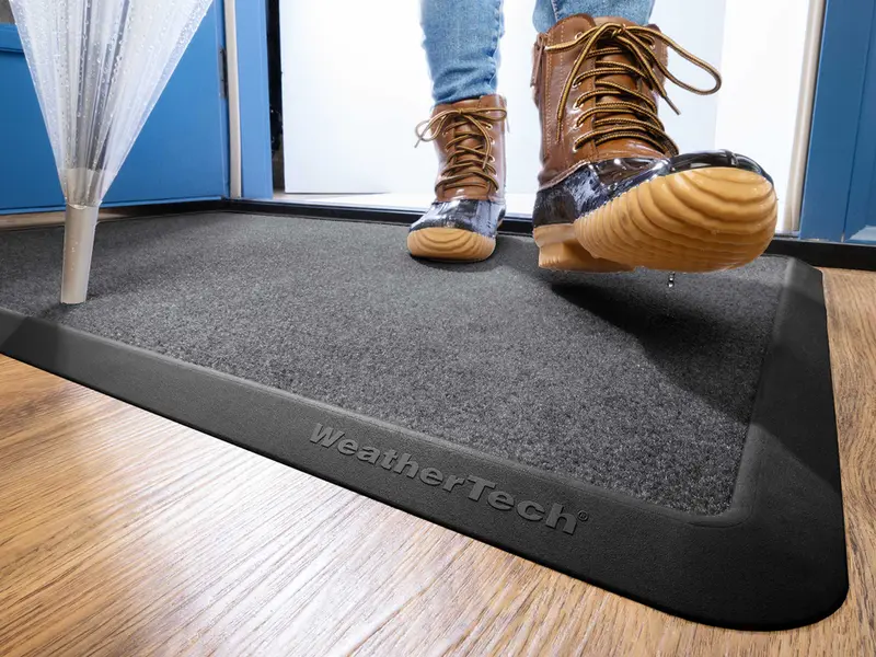 CarpetMat posizionato davanti all'ingresso di casa